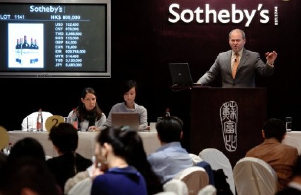 Sotheby's a cumpărat diamantul 